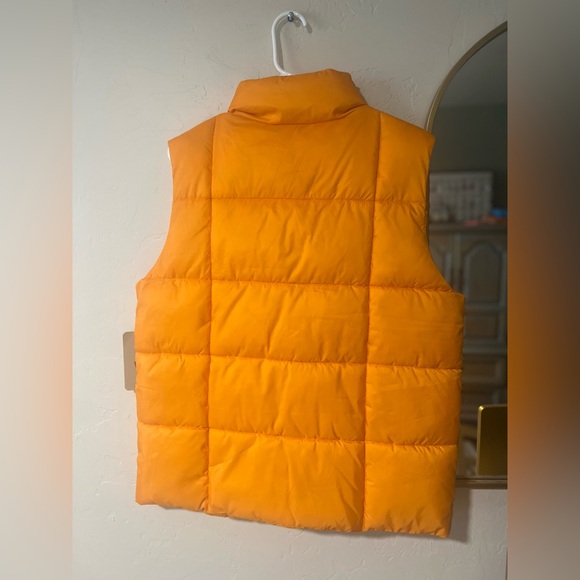Levi's Box Quilt Puffer Layer Vest  (Apricot)
Size L - Picture 10 of 13